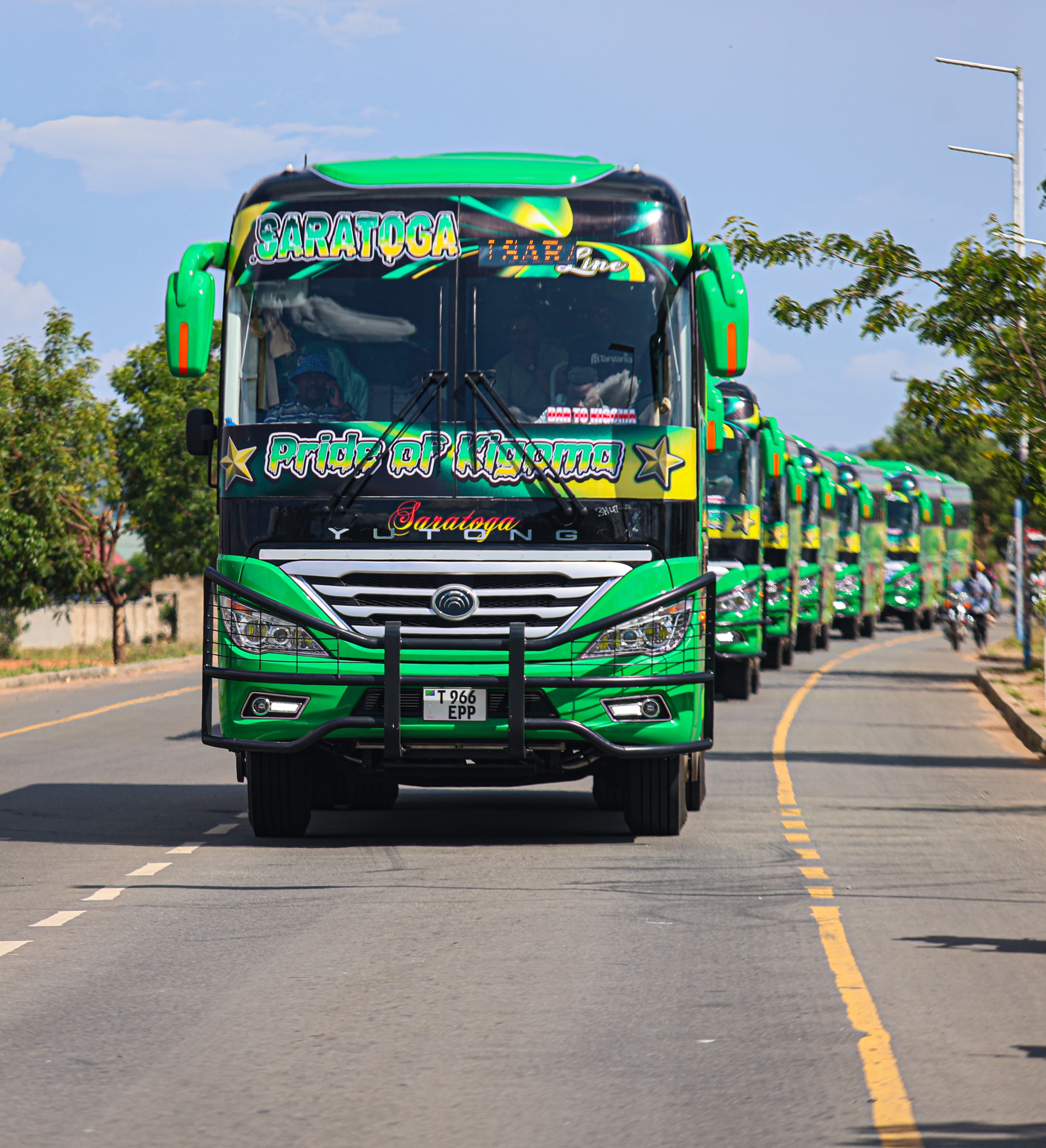 GalleryPage.images.green bus
