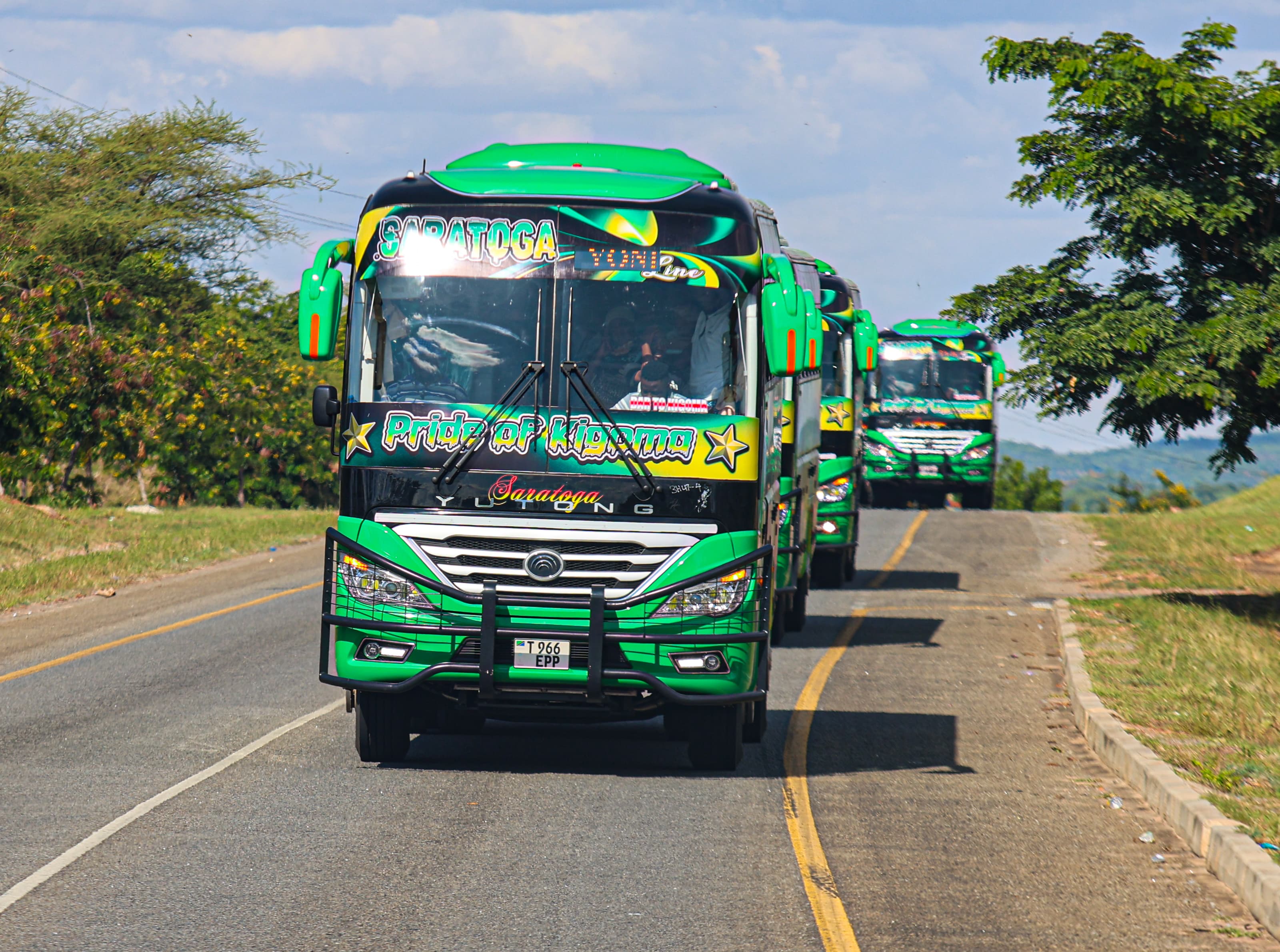 Ndani ya basi la Saratoga