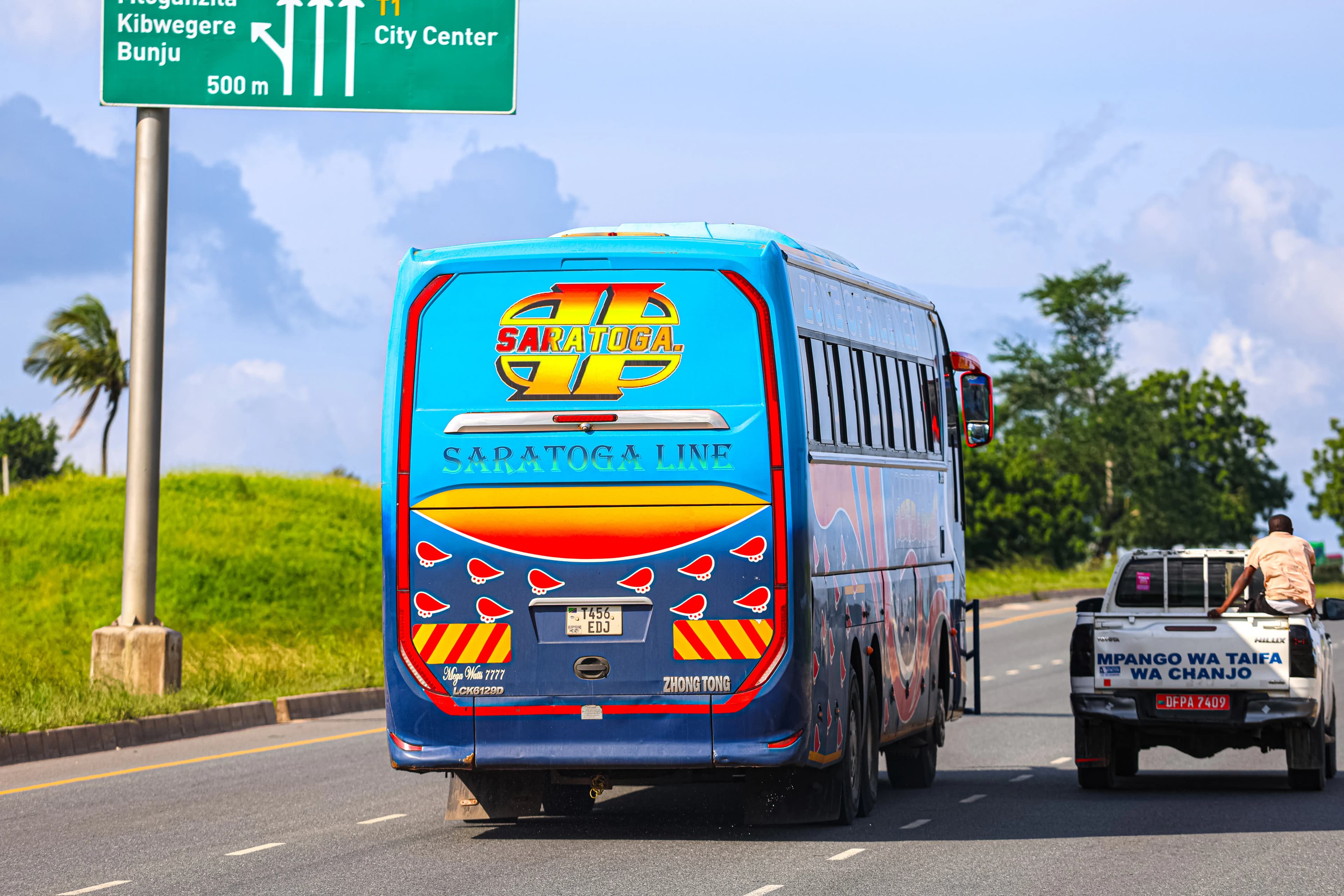 Magari ya mabasi ya kisasa ya Saratoga